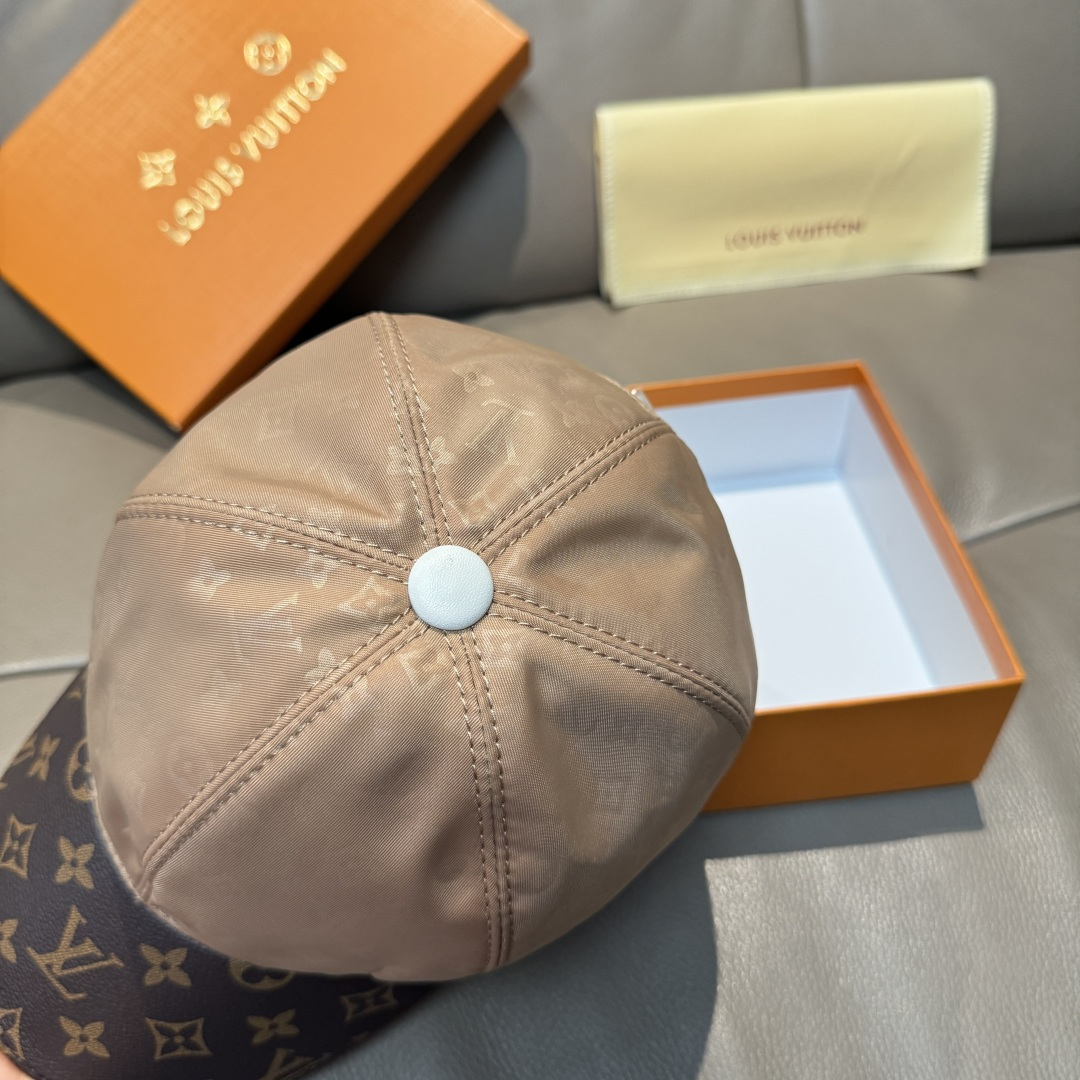 High quality and fashionable baseball cap new 5 pcs add : 18859952090 if you need size guide