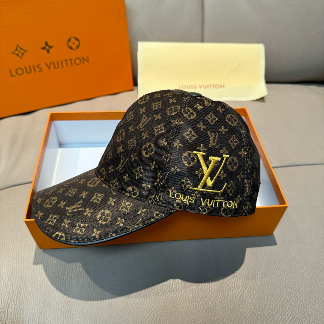 High quality and fashionable baseball cap new 5 pcs add : 18859952090 if you need size guide