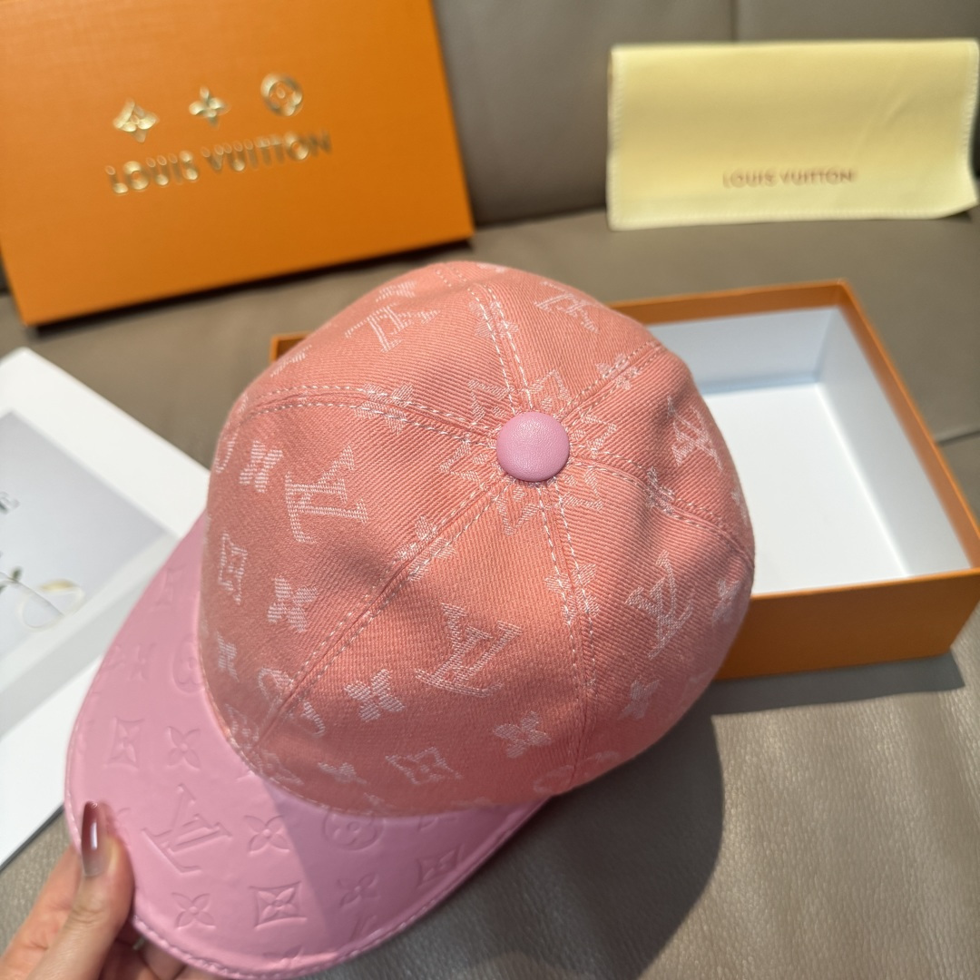 High quality and fashionable baseball cap new 5 pcs add : 18859952090 if you need size guide