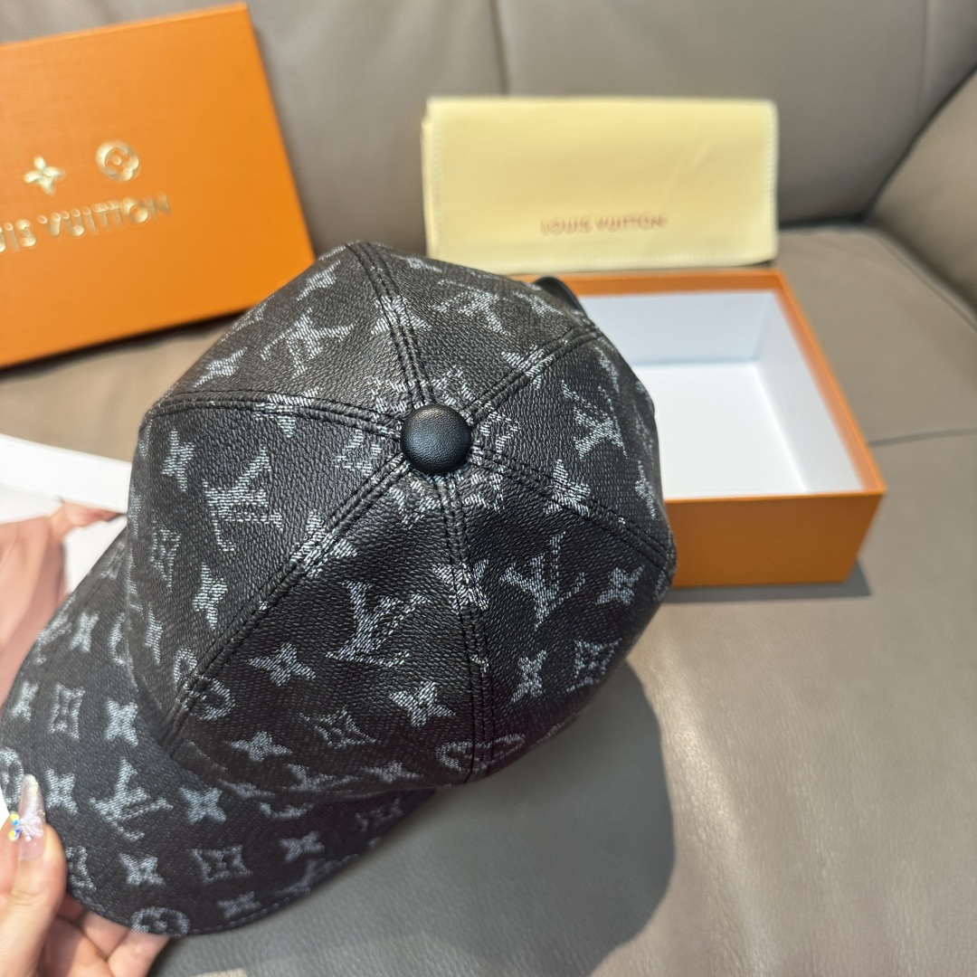 High quality and fashionable baseball cap new 5 pcs add : 18859952090 if you need size guide