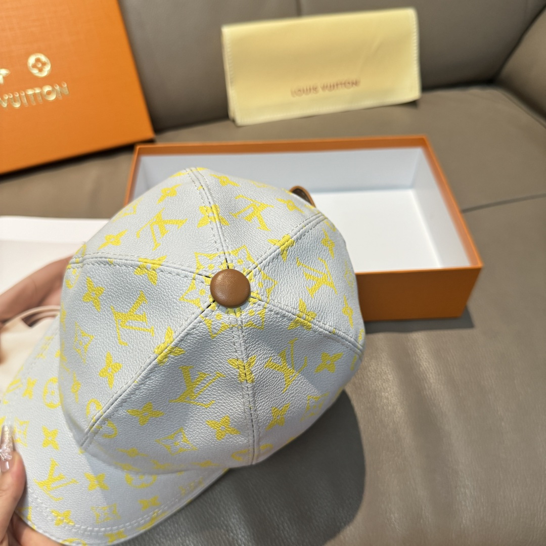 High quality and fashionable baseball cap new 5 pcs add : 18859952090 if you need size guide