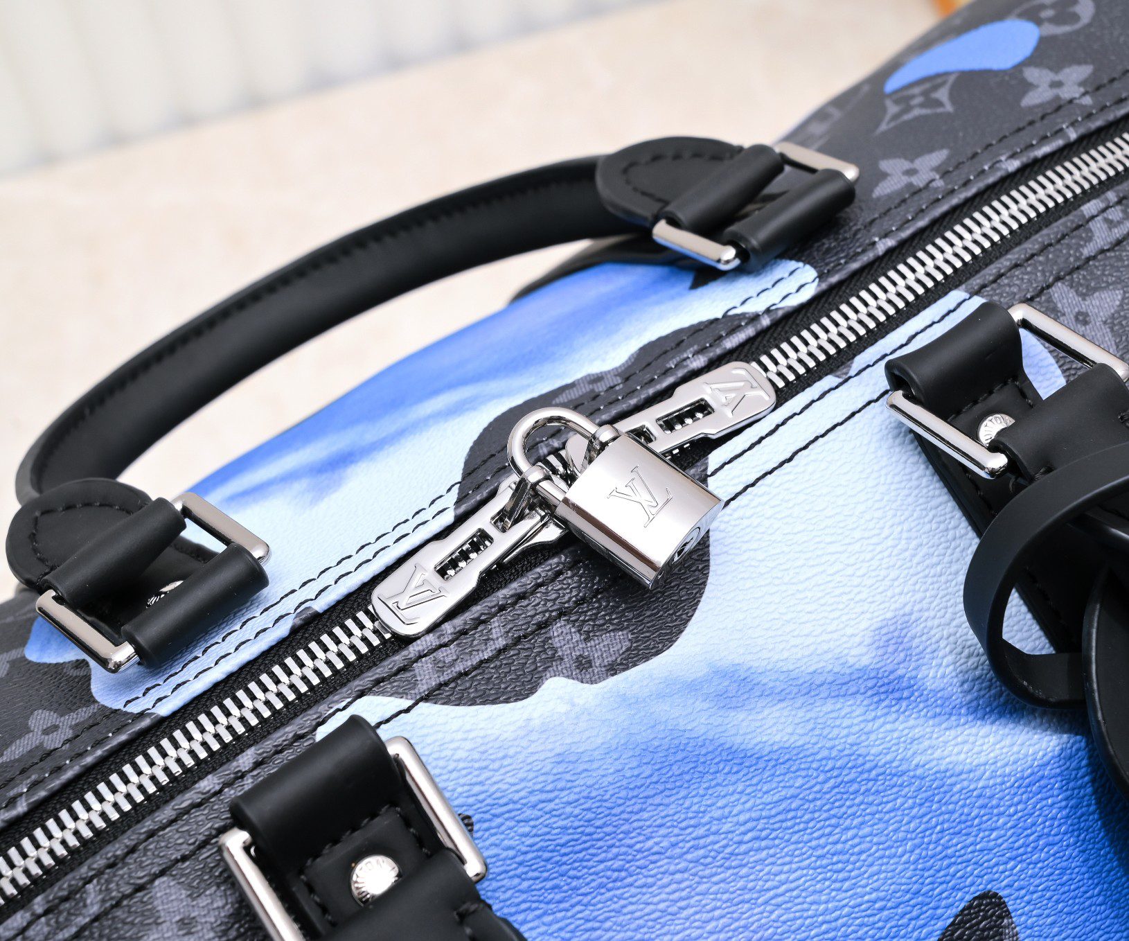 High quality printed large capacity travel bag PLS add : if you need size guide
