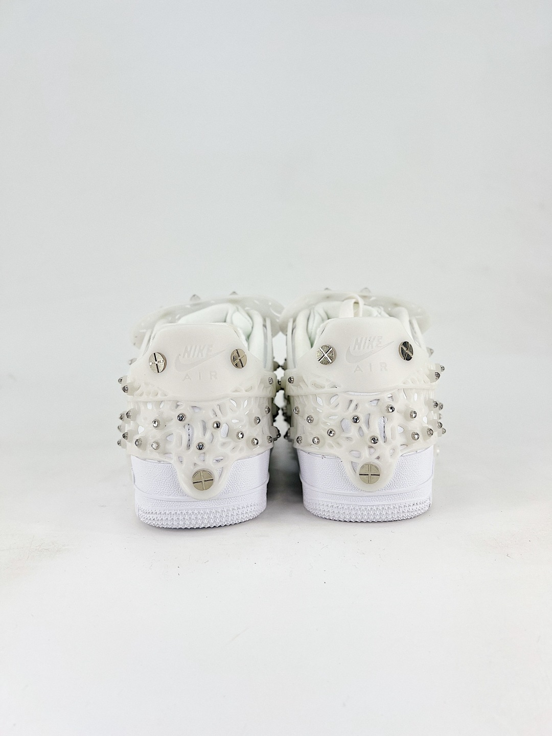 High quality crystal co branded fashionable low top board shoes