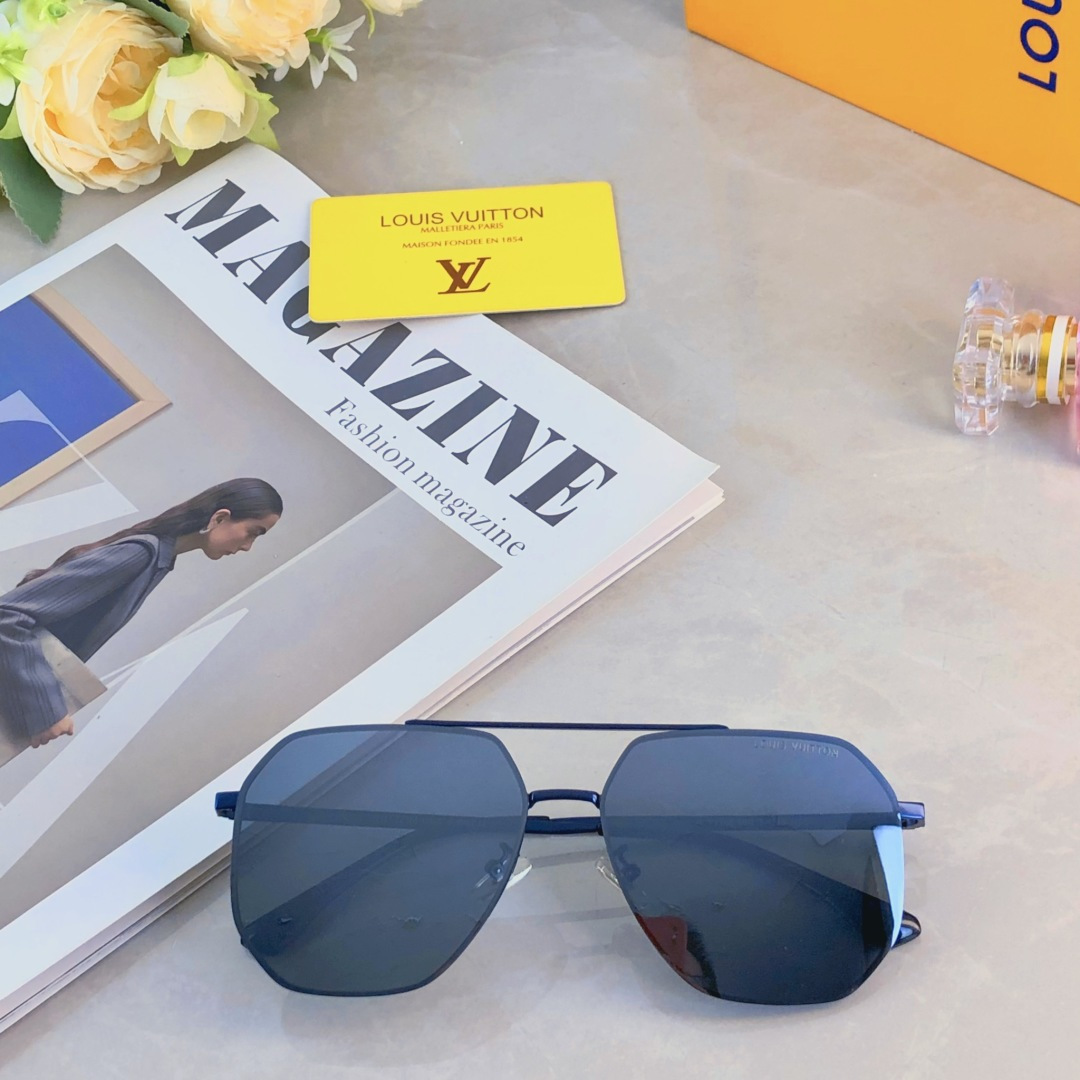High quality temperament sunscreen sunglasses 4pcs add : 18030258501 if you need size guide