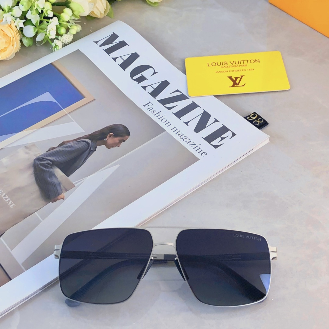 High quality temperament sunscreen sunglasses 4pcs add : 18030258501 if you need size guide
