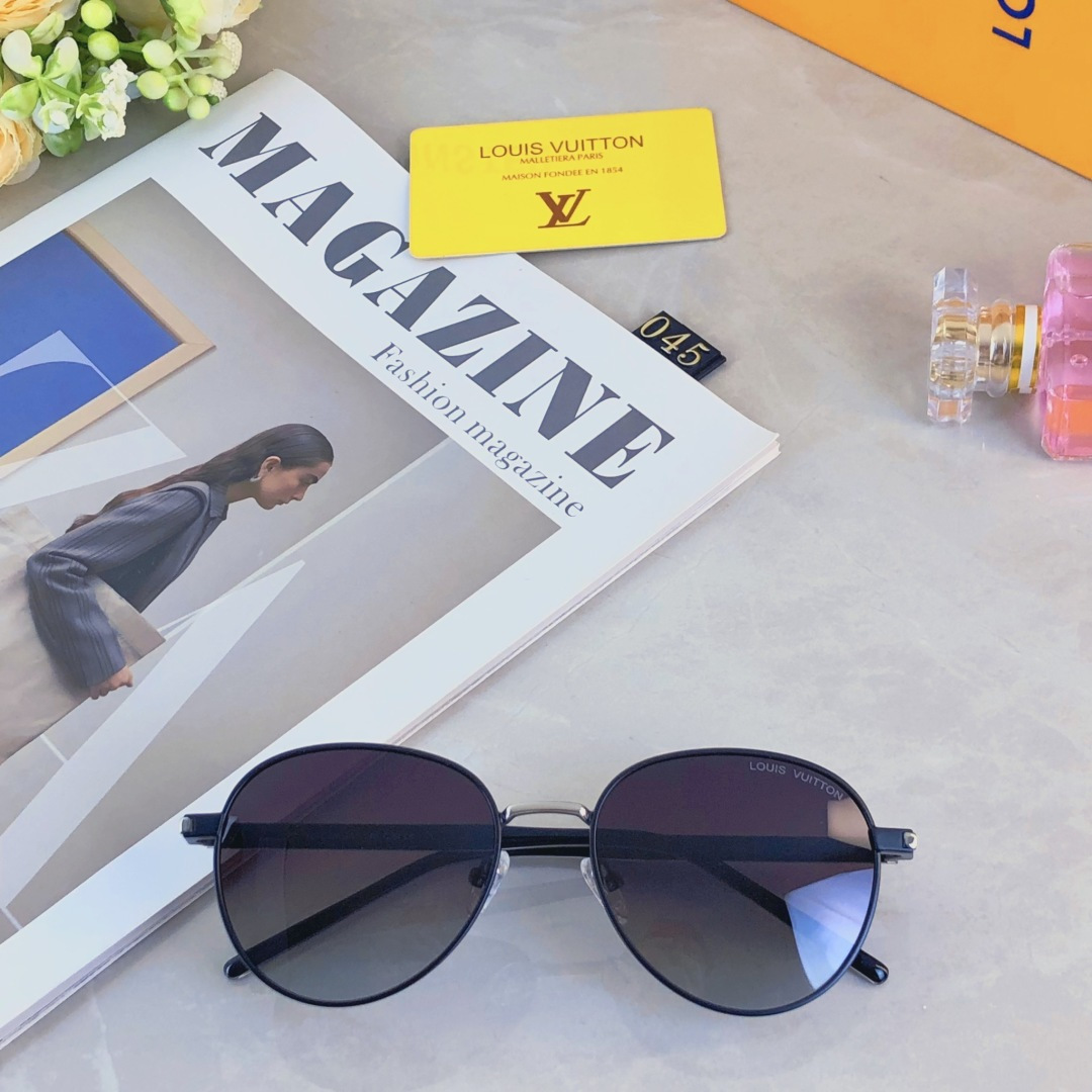 High quality temperament sunscreen sunglasses 4pcs add : 18030258501 if you need size guide