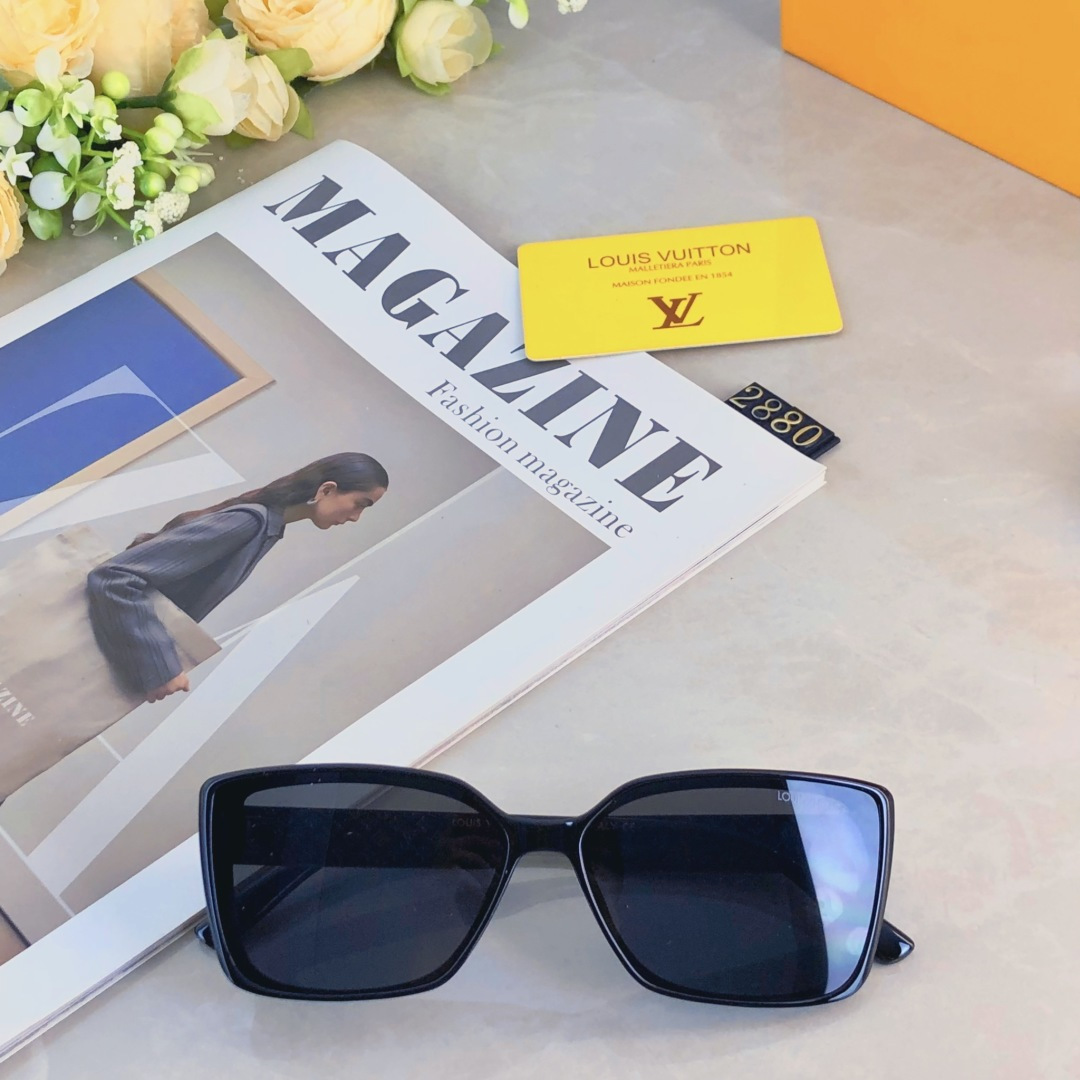 High quality temperament sunscreen sunglasses 2 pcs add : 18030258501 if you need size guide