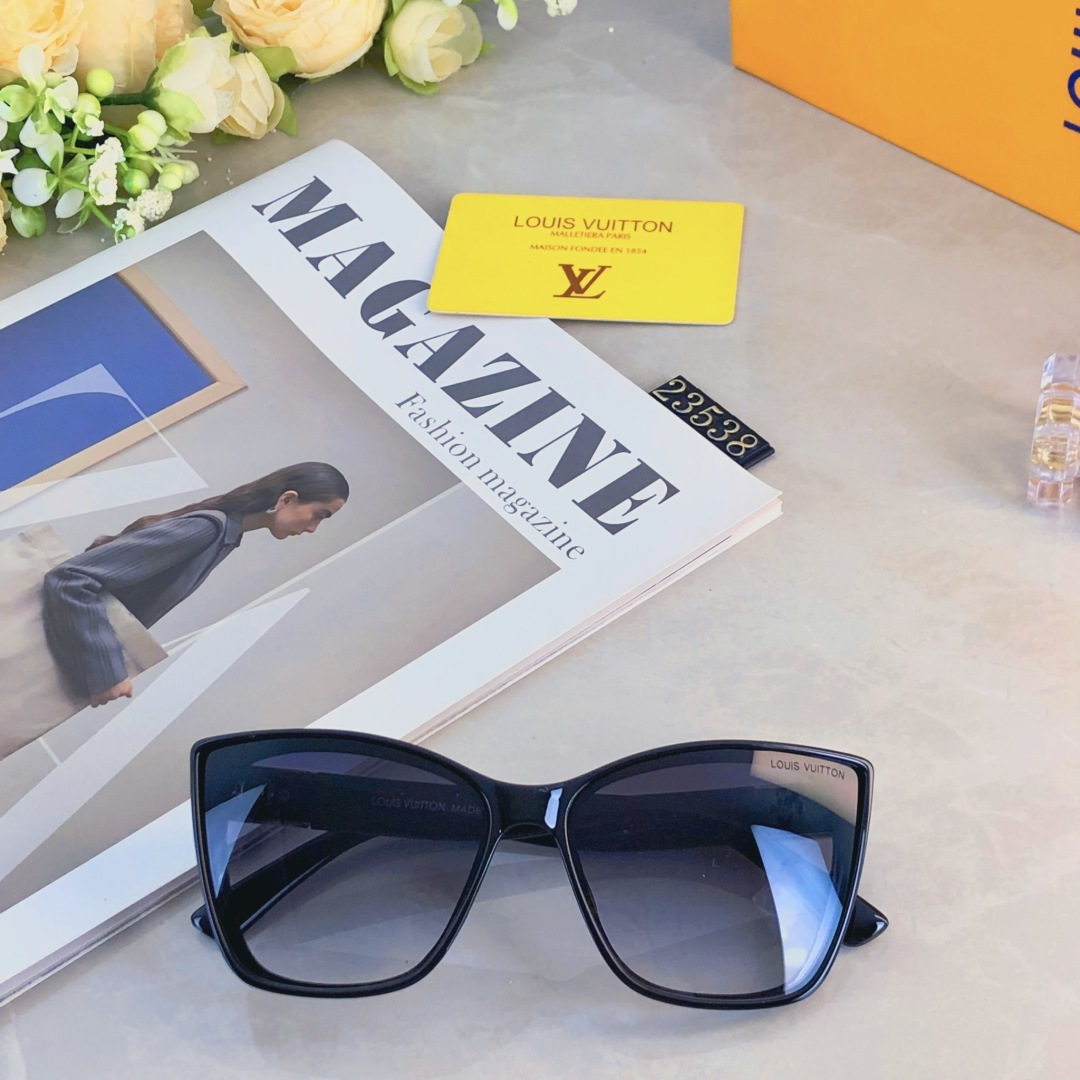 High quality temperament sunscreen sunglasses 2 pcs add : 18030258501 if you need size guide