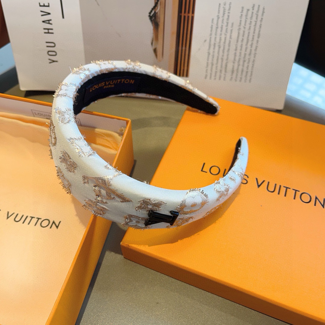 High quality fashionable and versatile headband, please add : 18859952090 if you need size guide