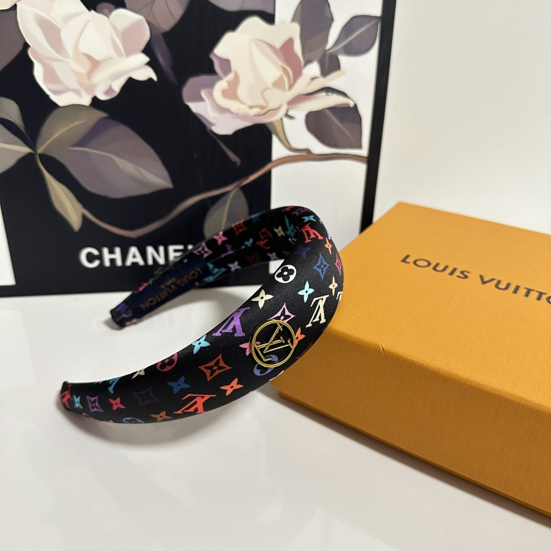 High quality fashionable and versatile headband, please add : 18859952090 if you need size guide