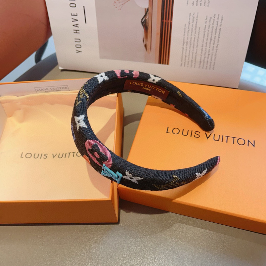 High quality fashionable and versatile headband, please add : 18859952090 if you need size guide