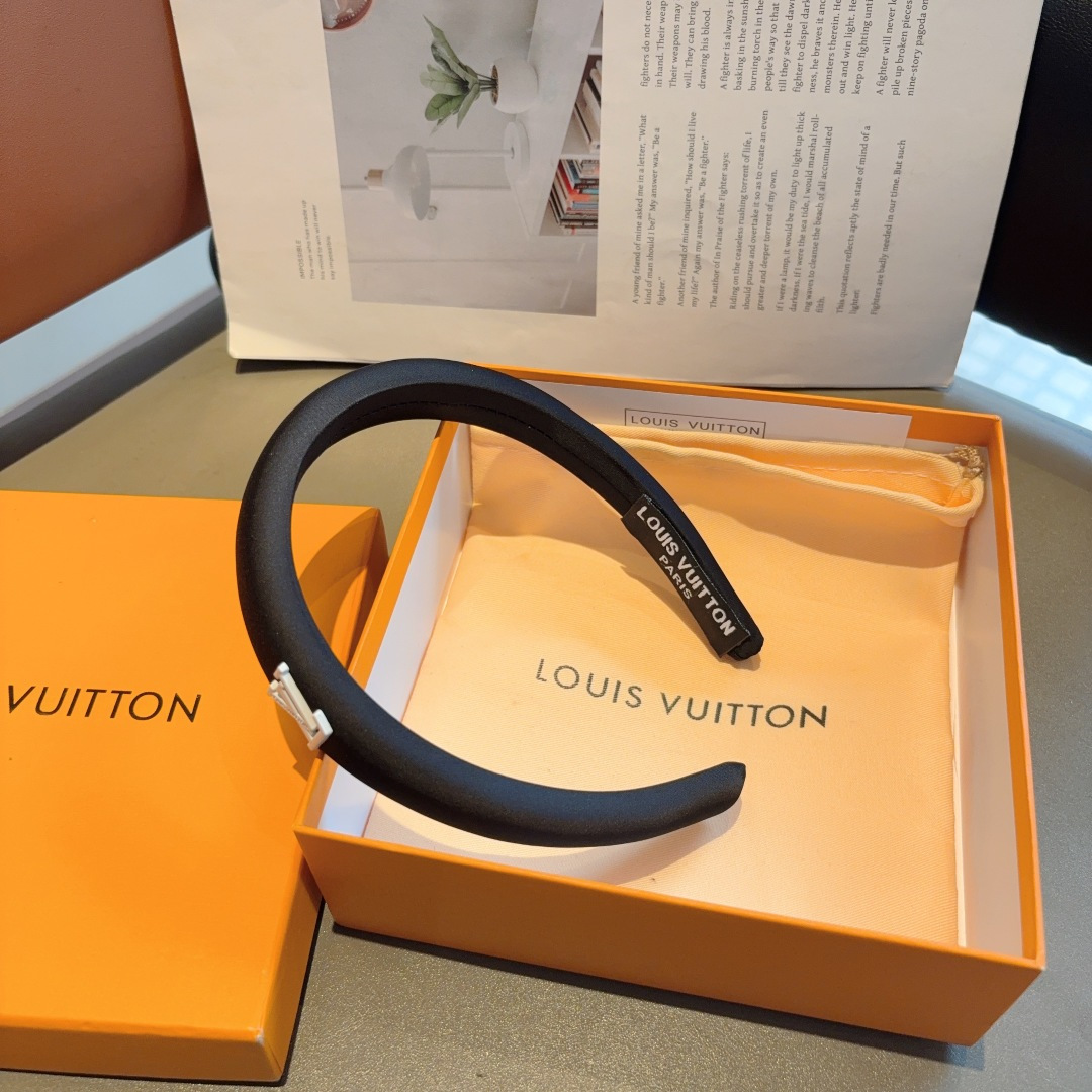 High quality fashionable and versatile headband, please add : 18859952090 if you need size guide