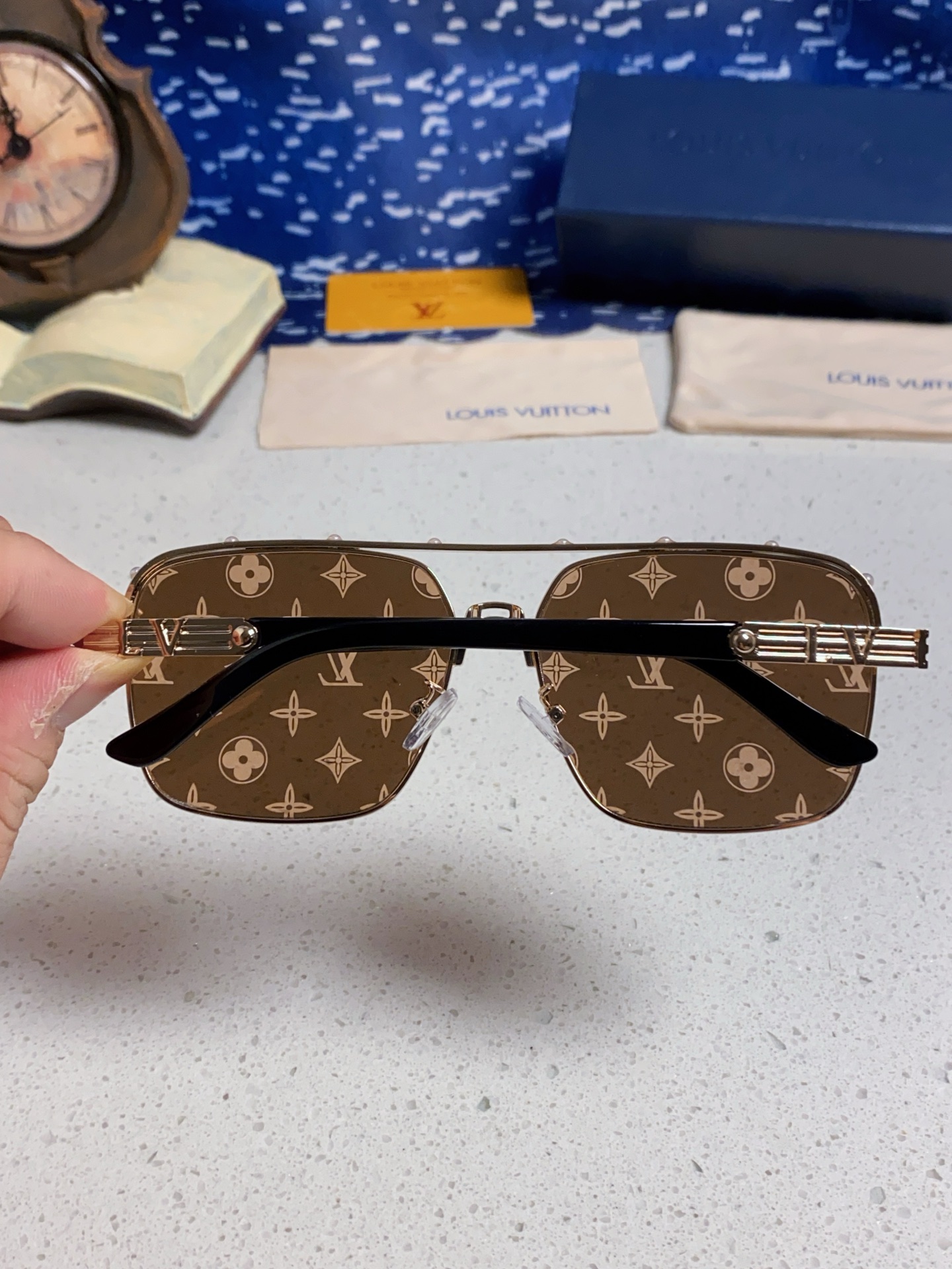 High quality temperament sunscreen sunglasses 3 pcs add : 18030258501 if you need size guide