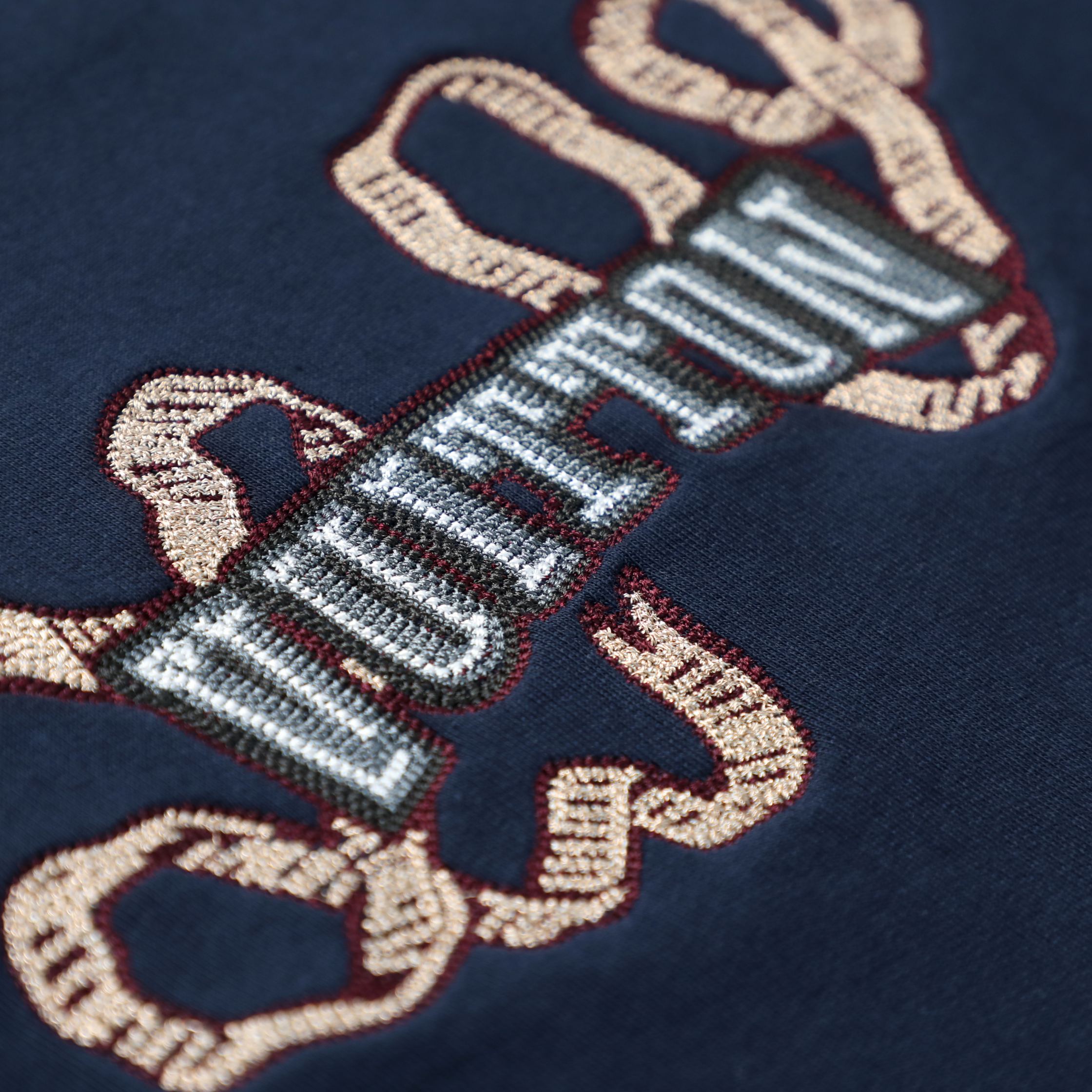 High quality fashion embroidered graffiti hoodie 1 pls add : 18859952090 if you need size guide