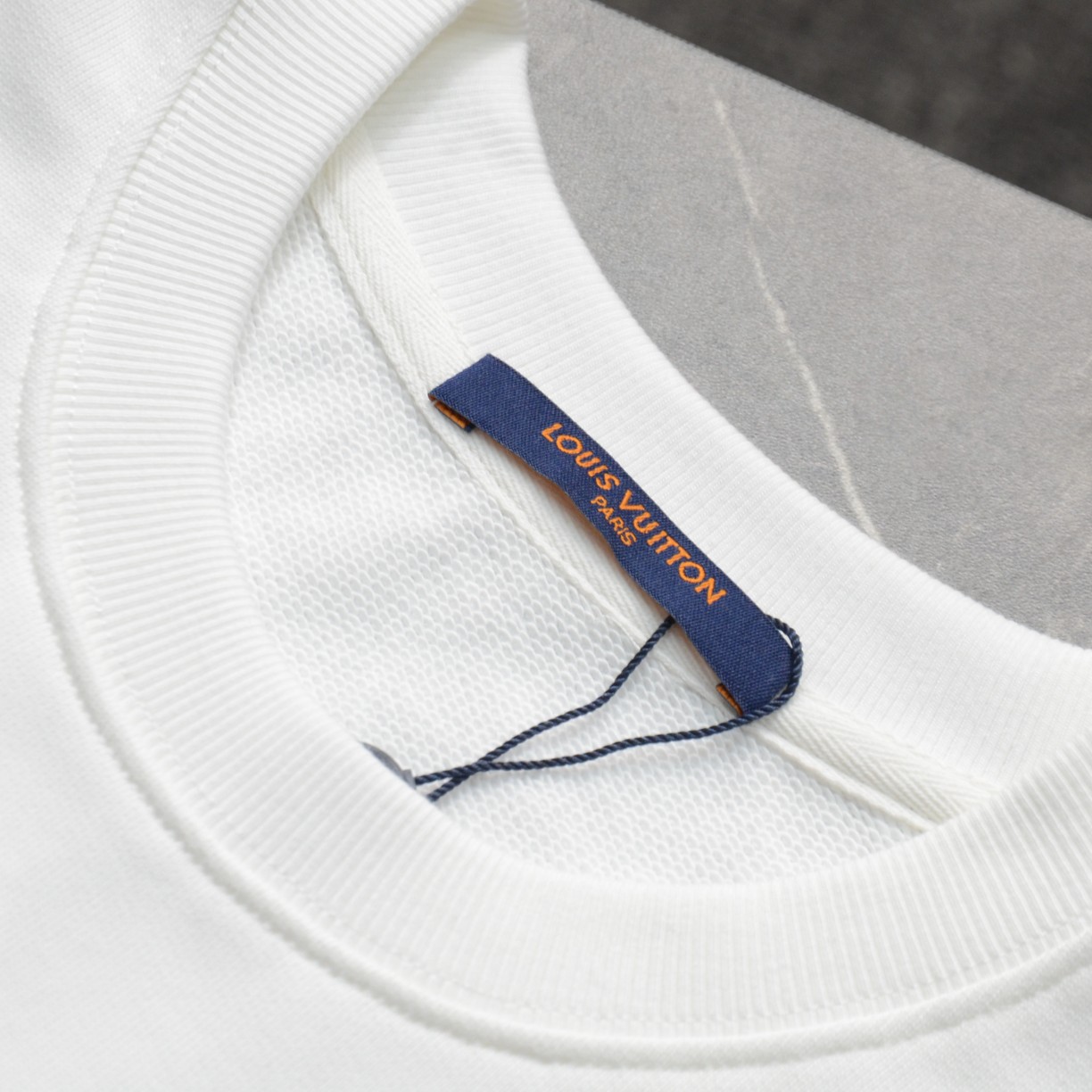High quality fashion embroidered graffiti hoodie 1 pls add : 18859952090 if you need size guide