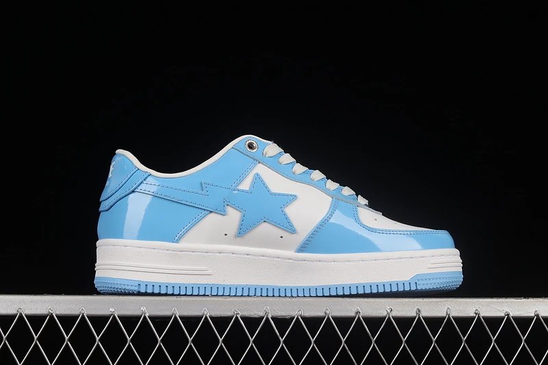 Sports and leisure shoes 09