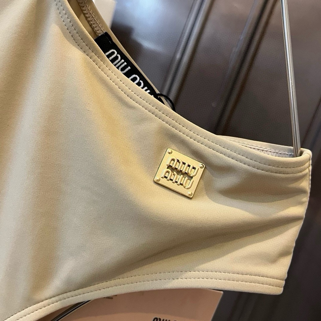 High quality bikini set 2pls add : 18030258501 if you need size guide