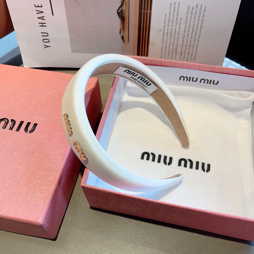 High quality patent leather hair bands, please add : 18030258501 if you need size guide