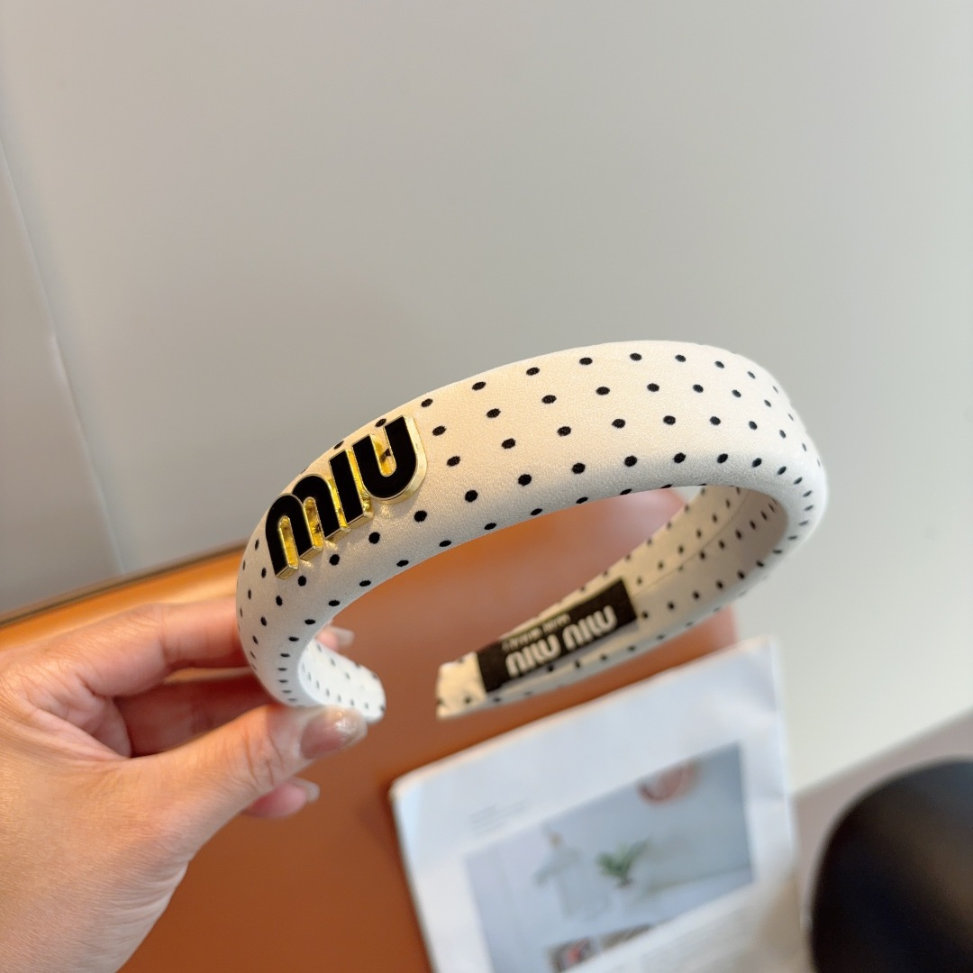 High quality patent leather hair bands, please add : 18030258501 if you need size guide