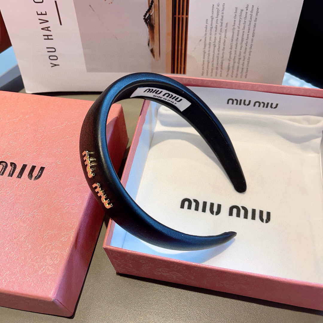 High quality patent leather hair bands, please add : 18030258501 if you need size guide