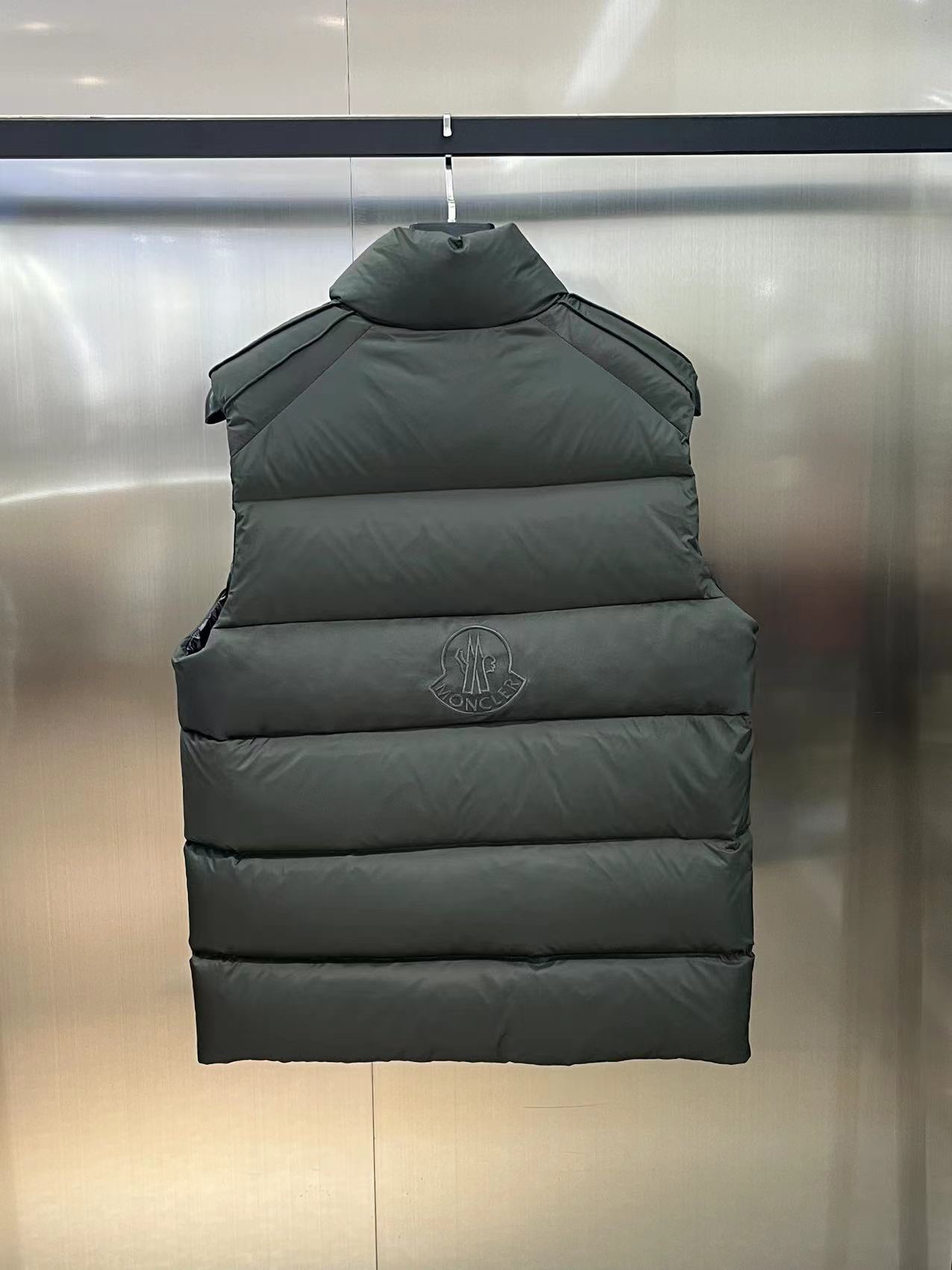 OWN - Casual vest 1