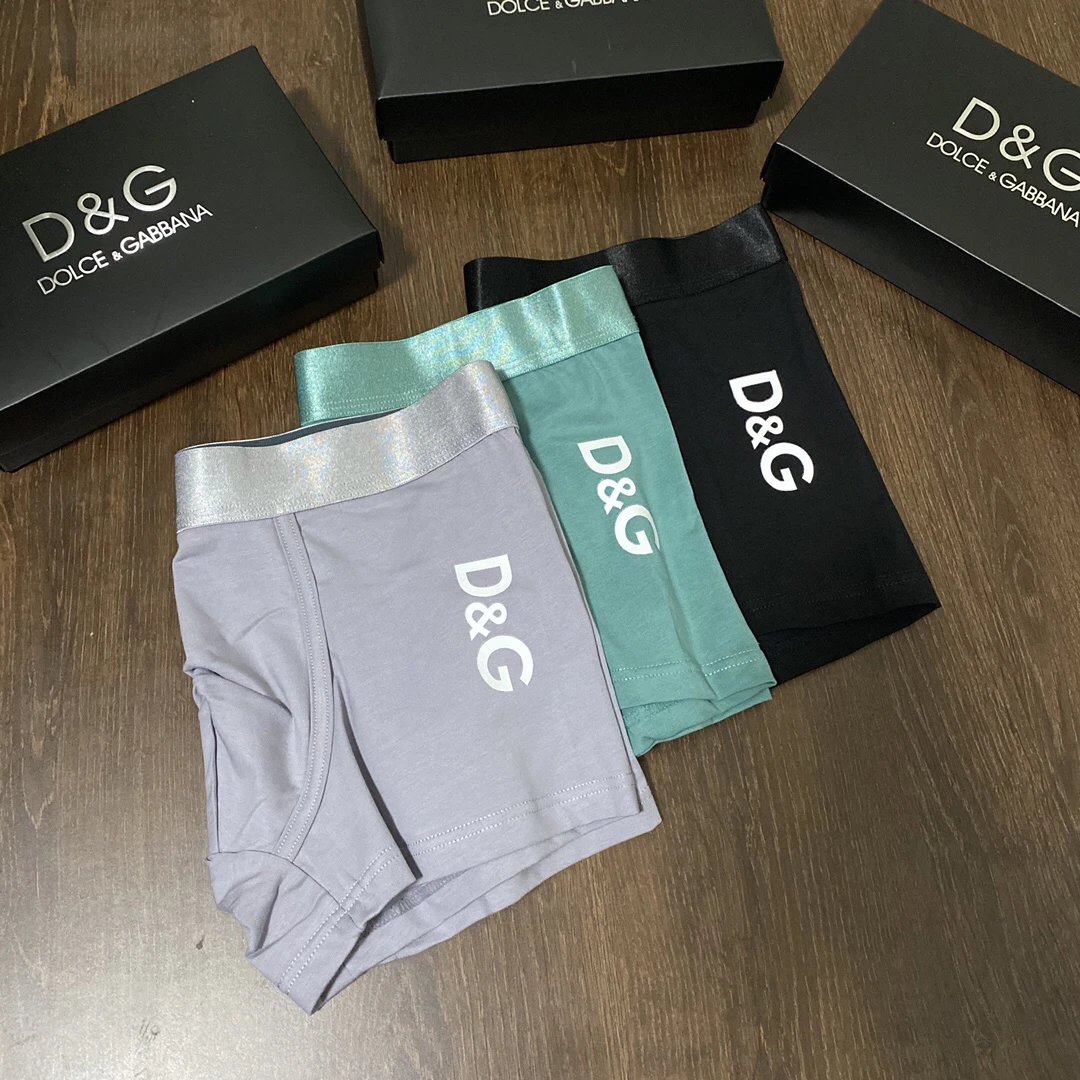 High quality men's underwear in a box of three, available in 19 colors