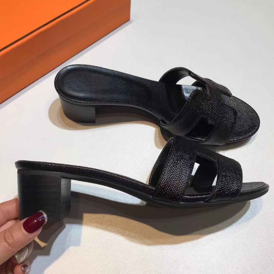 High quality women's slippers, please add : 18030258501 if you need size guide