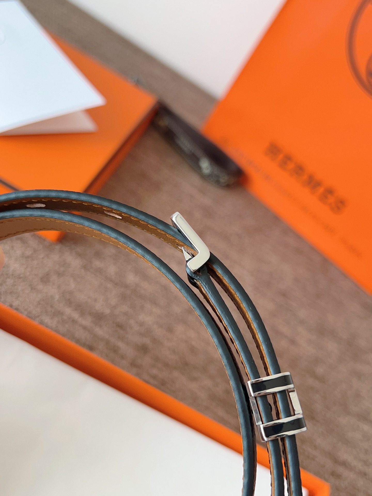 High quality, simple and refined women's waist belt 3 pcs add : 18859952090 if you need size guide
