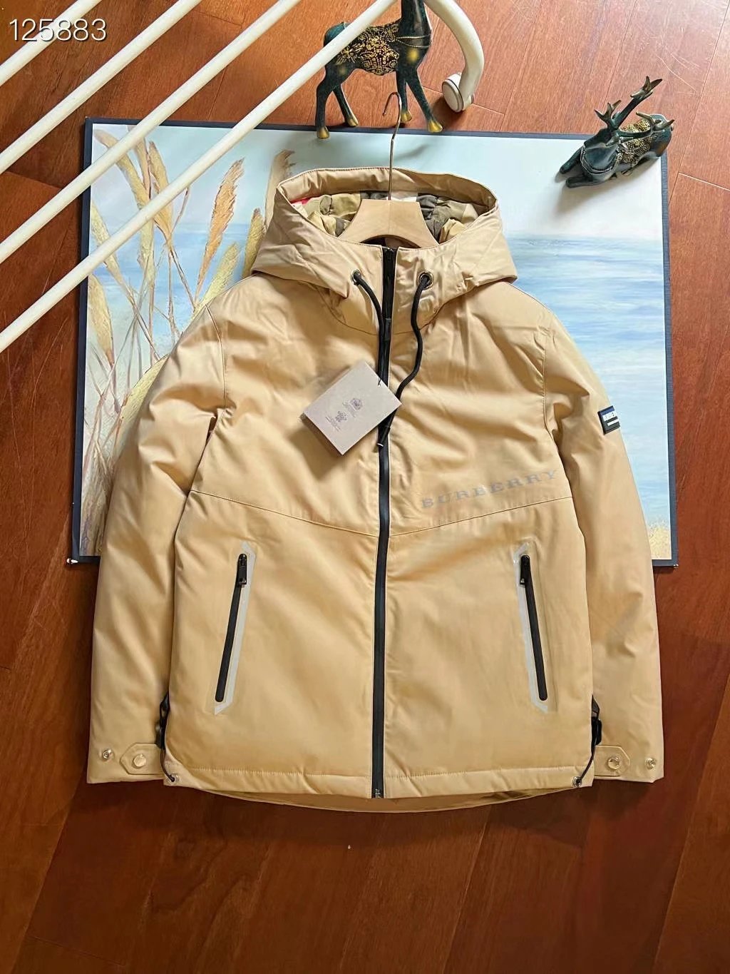 High quality checkered hooded down jacket