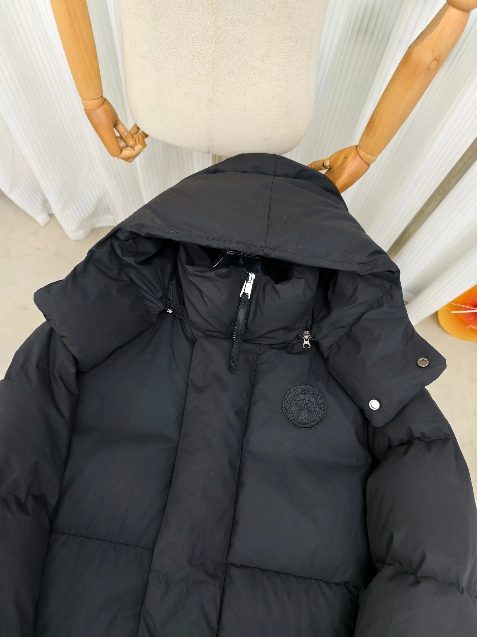 Autumn and winter hooded down jacket