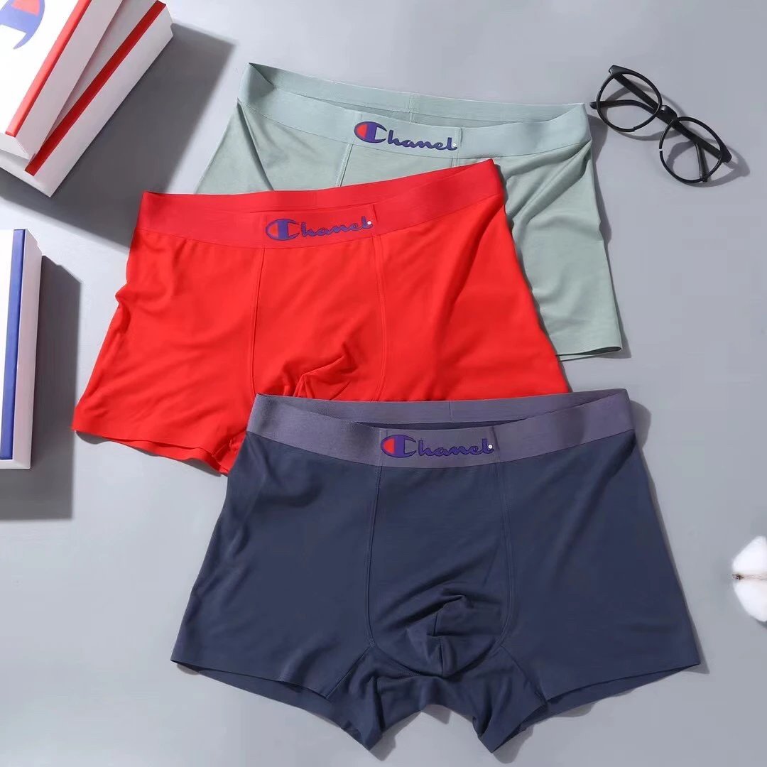 High quality men's underwear in a box of three, with color options of 17