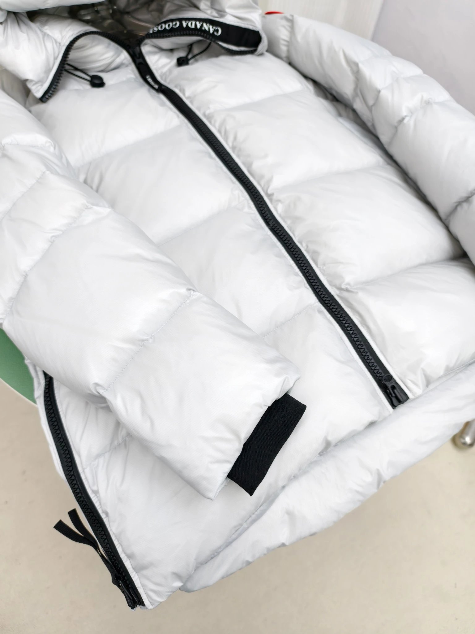 Winter hooded zipper down jacket