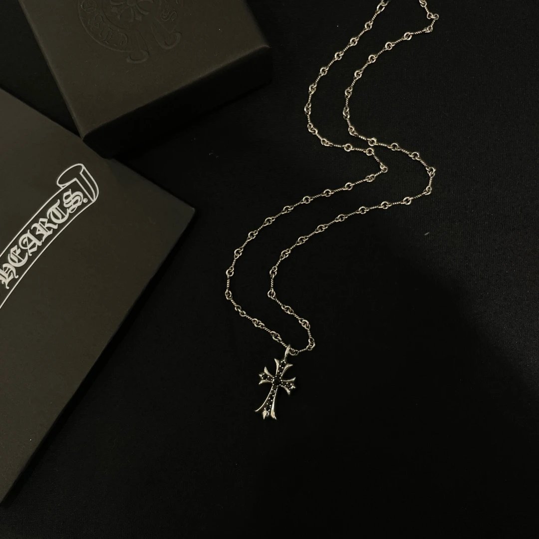 High quality retro high-end cross necklace