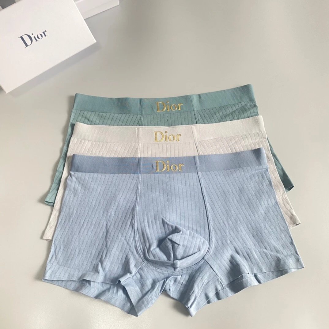 High quality men's underwear in a box of three, with a color selection of 22