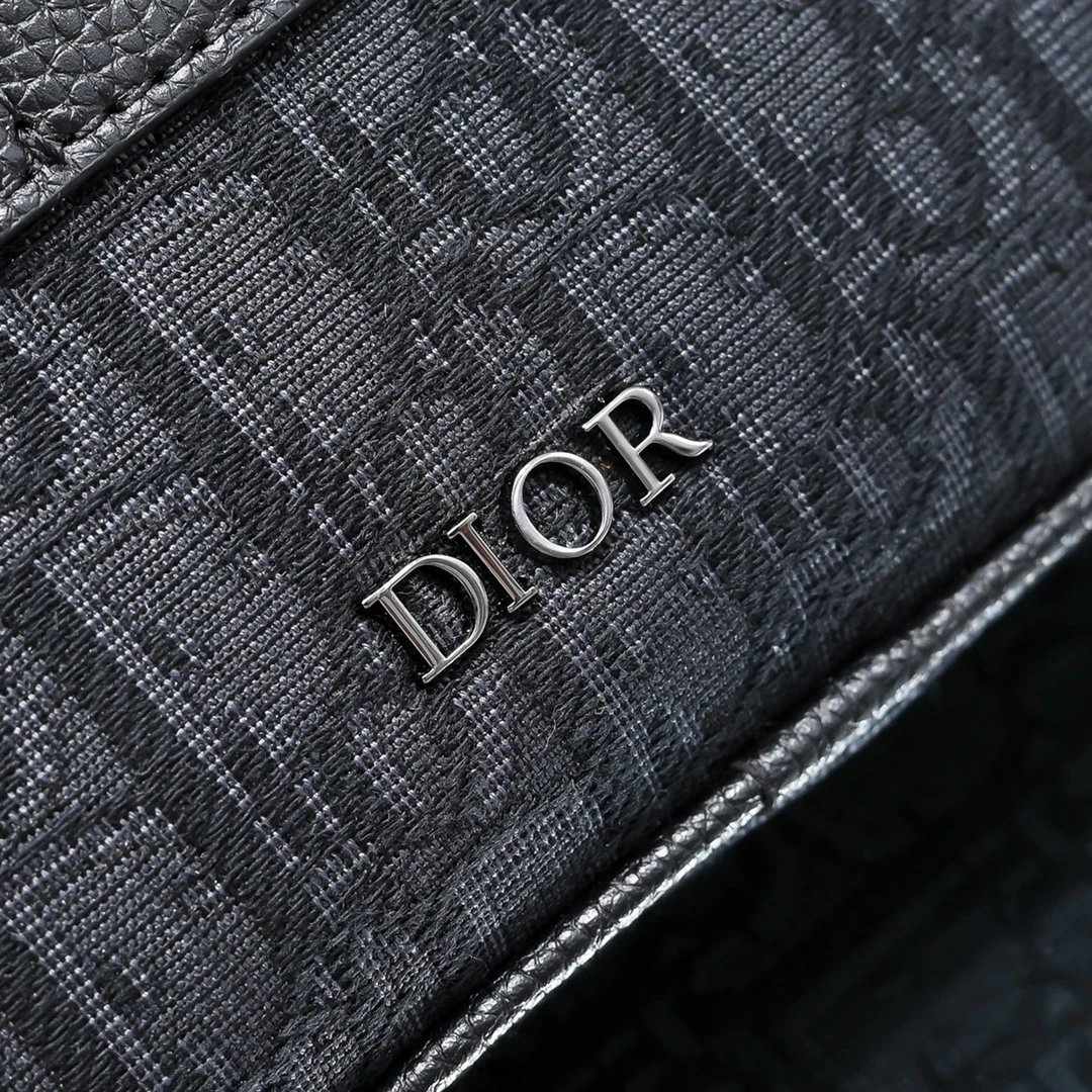 Classic messenger bag with shoulder strap cost-effective version