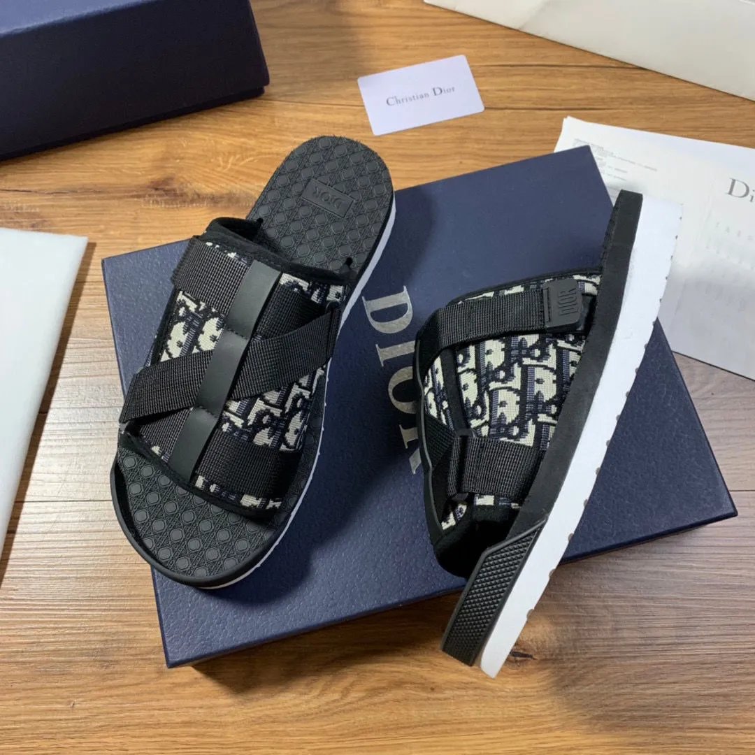 High quality men's slippers