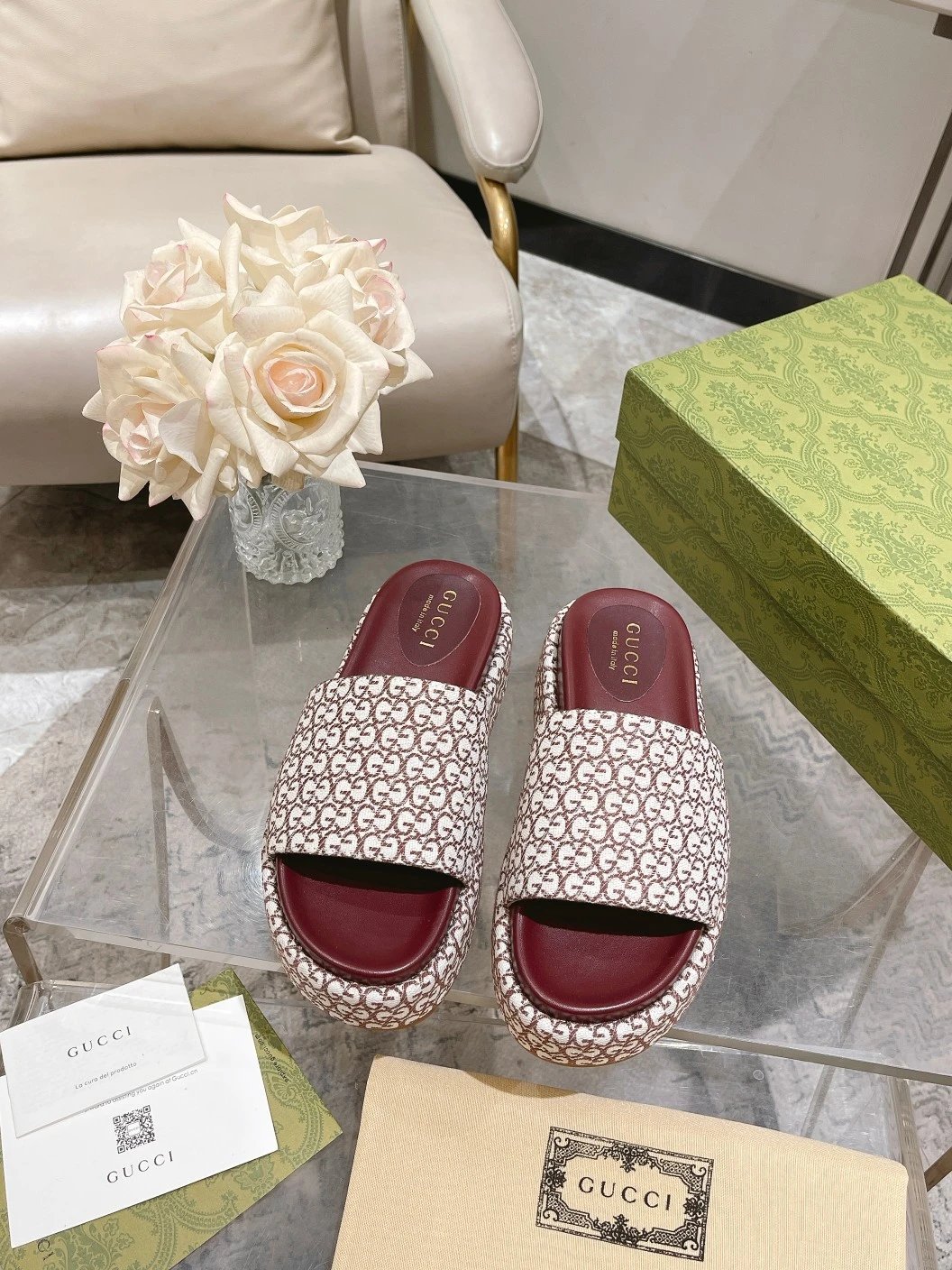 High quality slippers 024