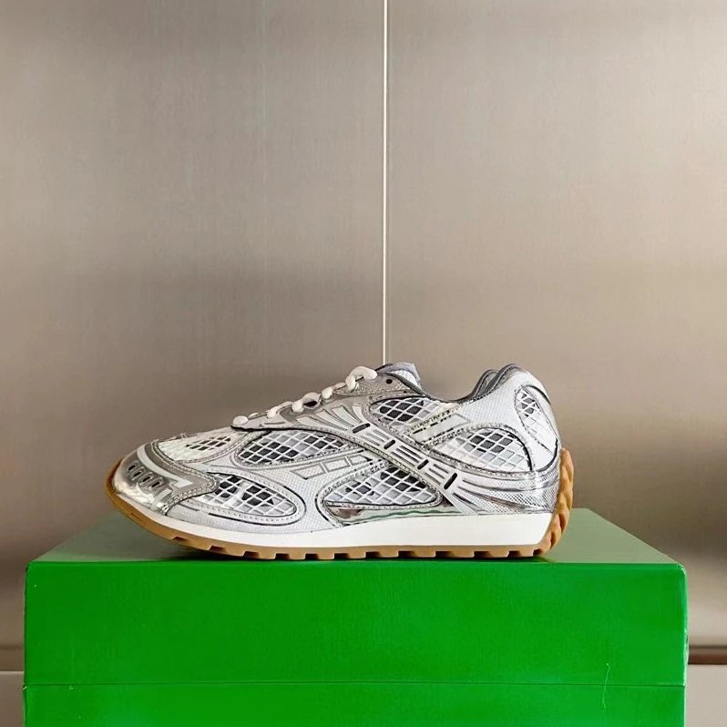 High quality casual sports shoes 5 pcs add : 18030258501 if you need size guide