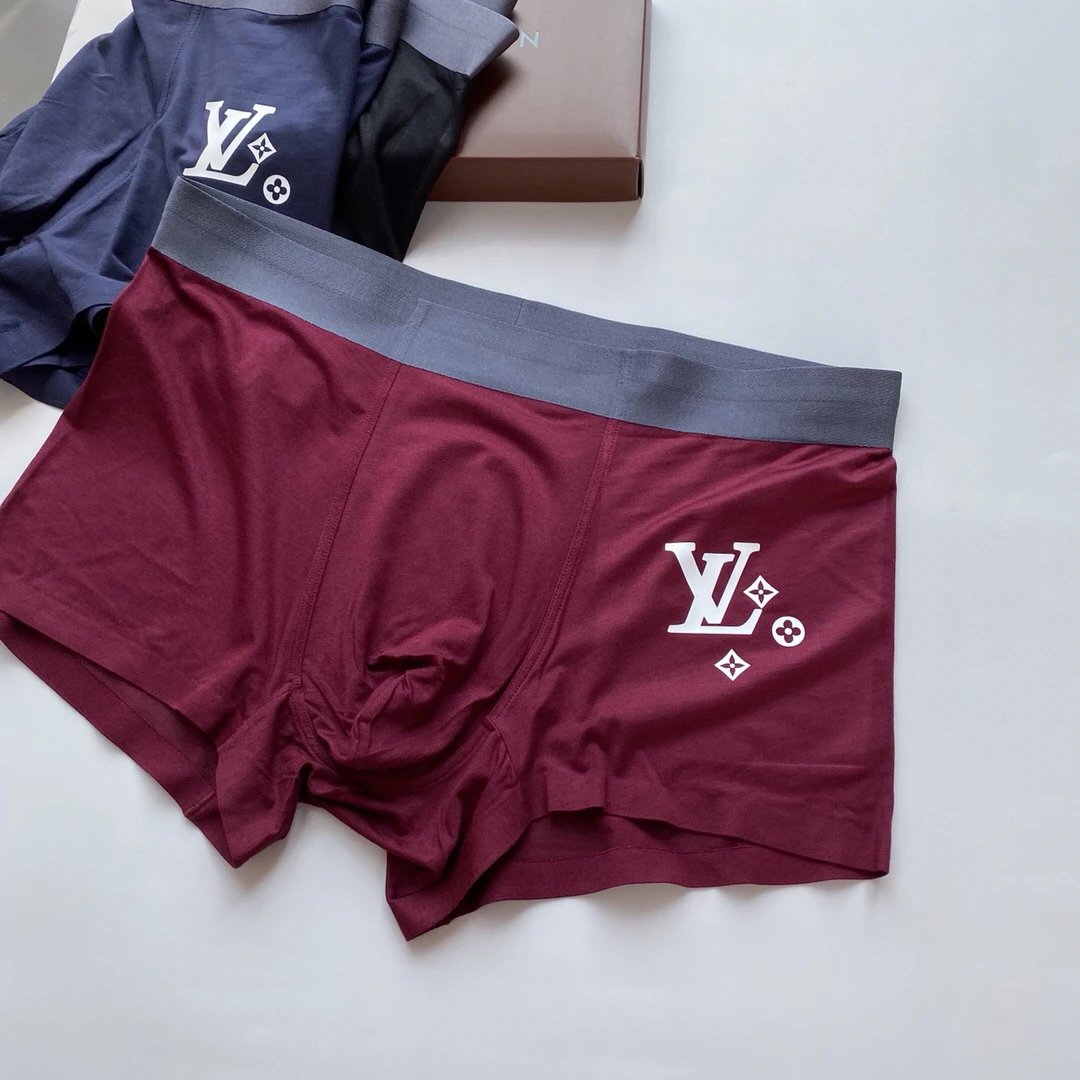 High quality men's underwear in a box of three, color options available 01