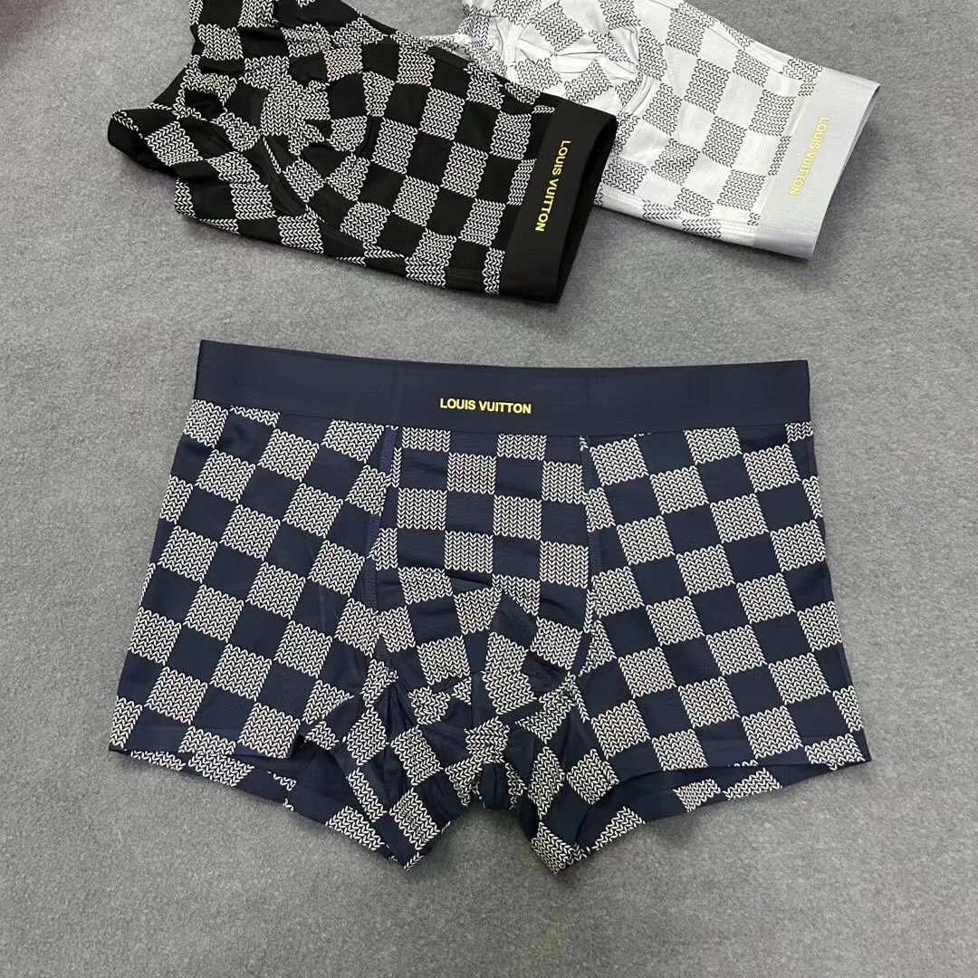 High quality men's underwear in a box of three, color options available 01