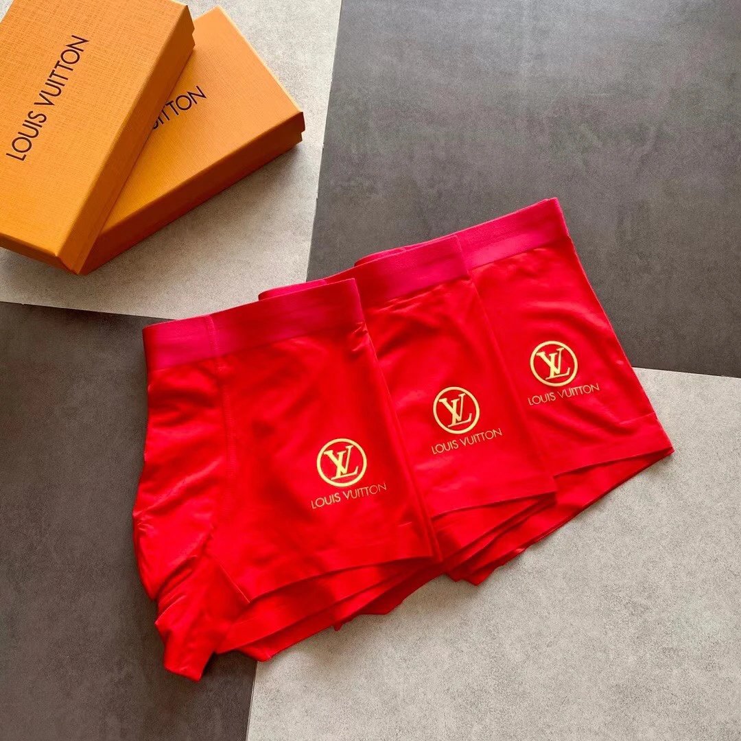High quality men's underwear in a box of three, color options available 01