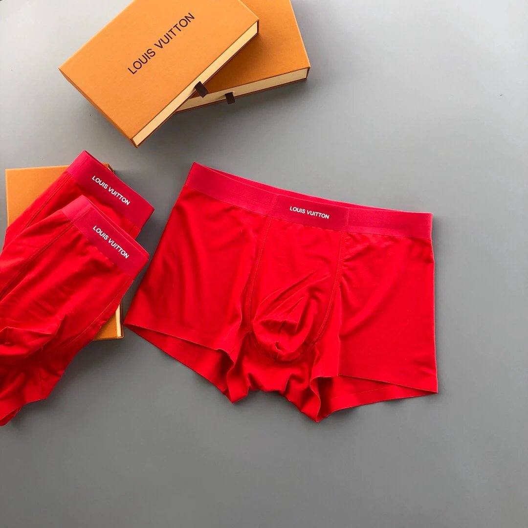 High quality men's underwear in a box of three, color options available 01