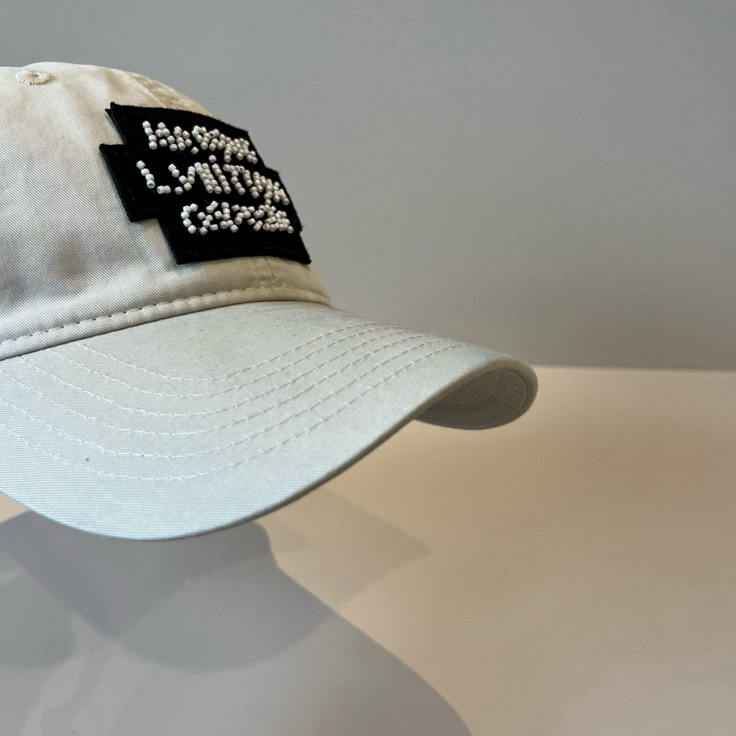 High quality and fashionable baseball cap new 3 pcs add : 18859952090 if you need size guide