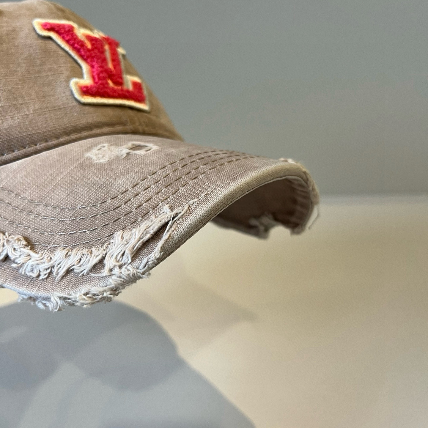 High quality and fashionable baseball cap new 3 pcs add : 18859952090 if you need size guide