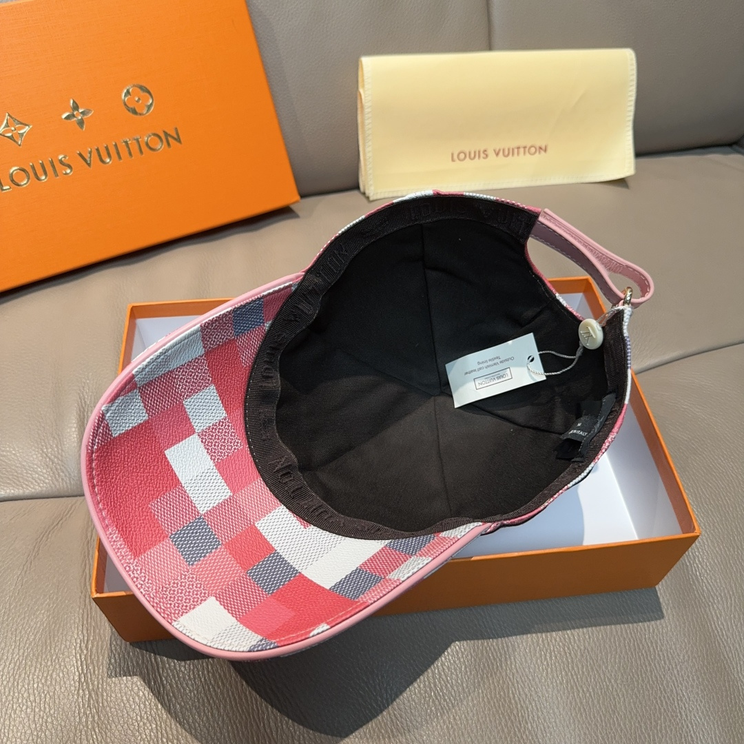 High quality and fashionable baseball cap new 4 pcs add : 18859952090 if you need size guide