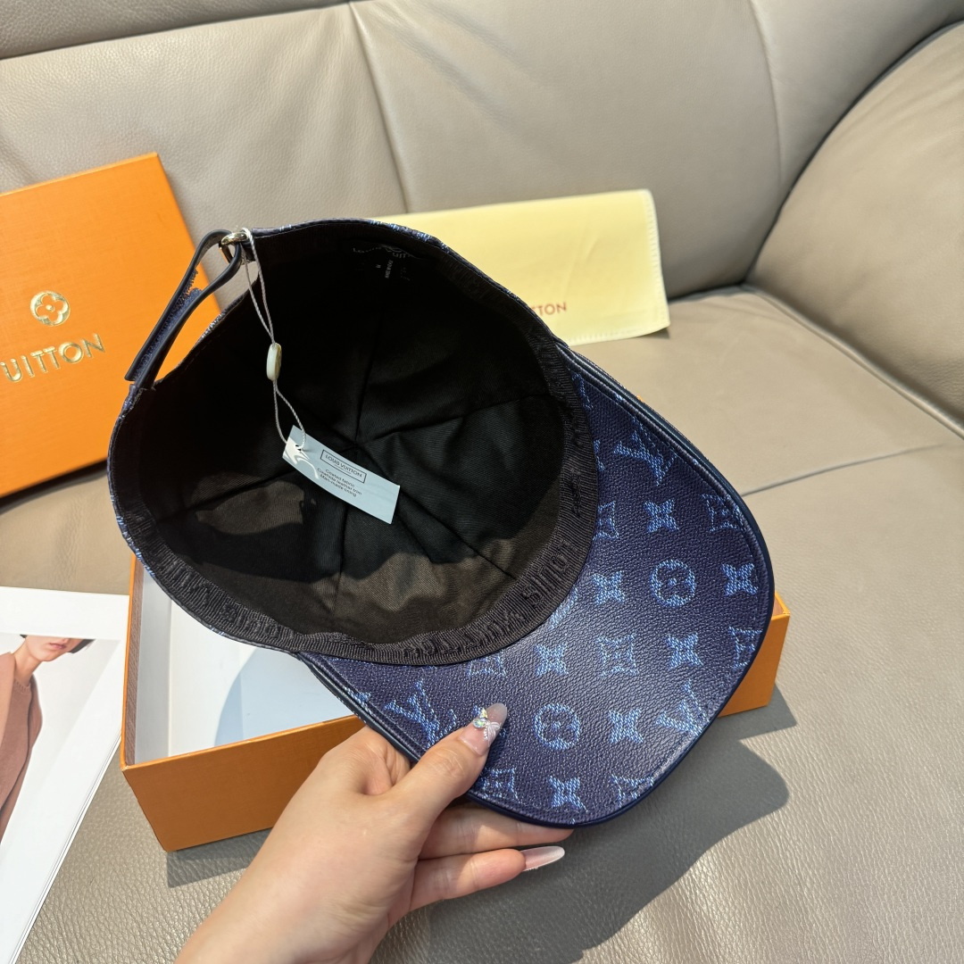 High quality and fashionable baseball cap new 5 pcs add : 18859952090 if you need size guide