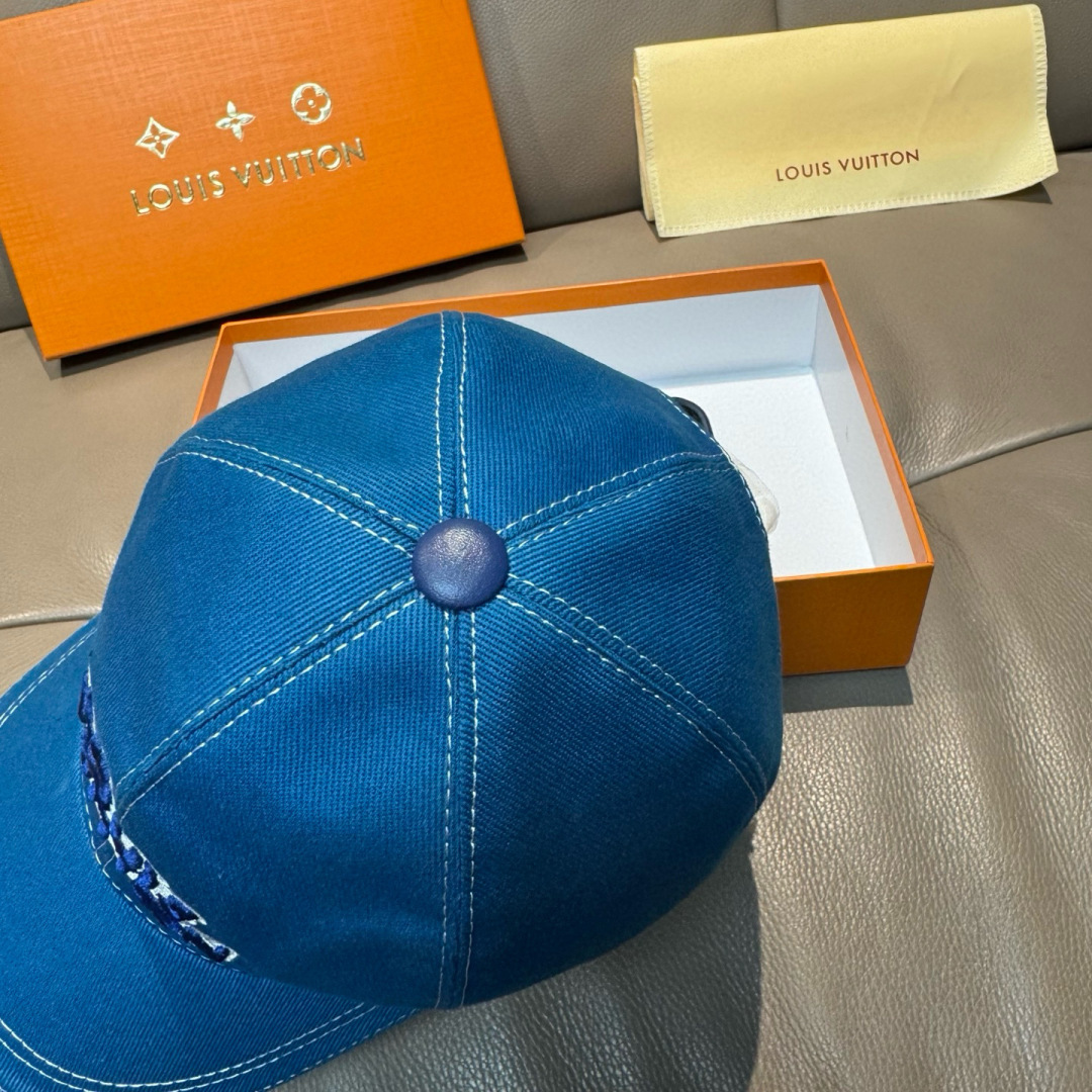 High quality and fashionable baseball cap new 5 pcs add : 18859952090 if you need size guide