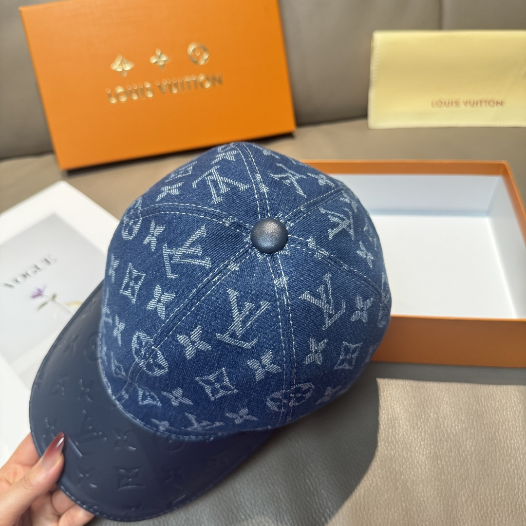 High quality and fashionable baseball cap new 5 pcs add : 18859952090 if you need size guide