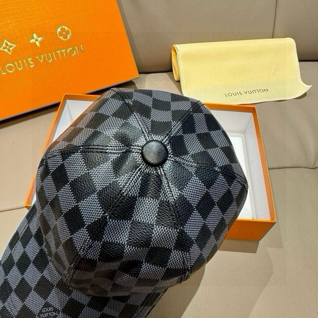 High quality and fashionable baseball cap new 5 pcs add : 18859952090 if you need size guide