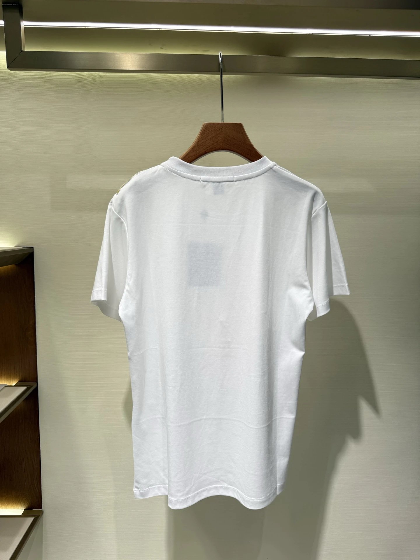 High quality women's chain printed short sleeves, please add : 18859952090 if you need size guidance